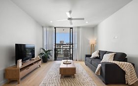 Jefferson Lane Oasis Pool, Bbq & Alley Views